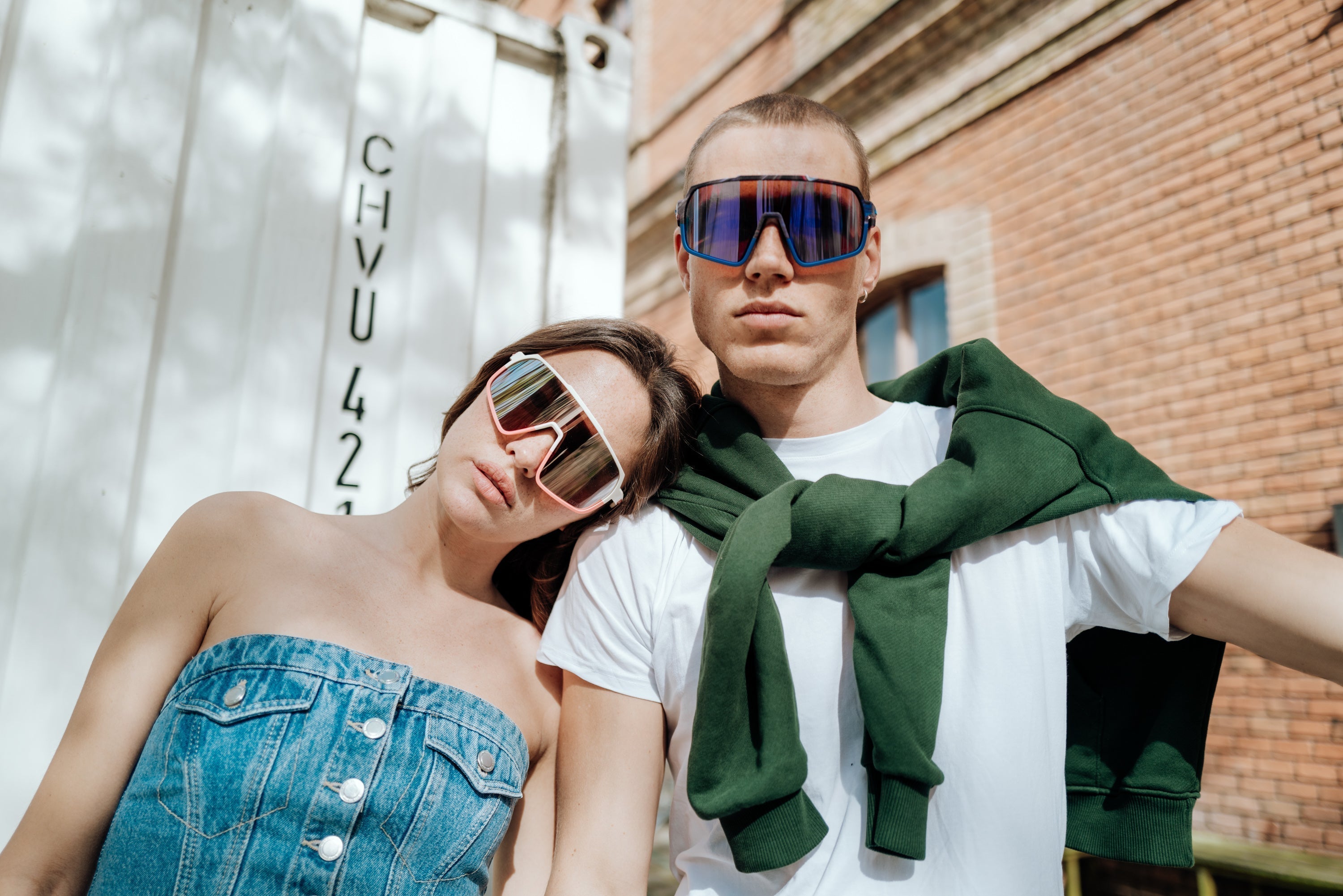 Stylish sports sunglasses 2025 - How to wear them in everyday life | Athletes Eyewear
